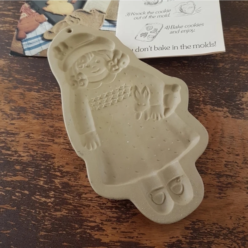 Brown Bag Cookie Art Mold Girl with Bunny 1992 Hill Design with Pamphlet